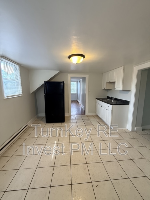 Building Photo - 705 North Ave