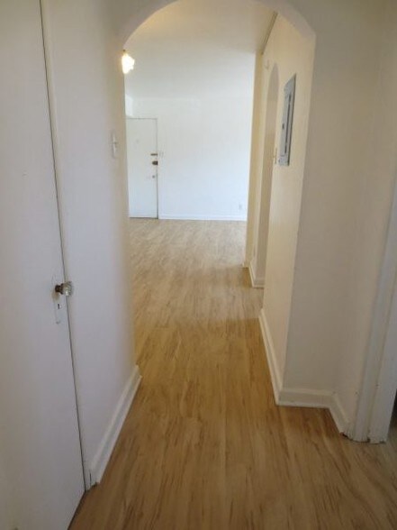 Building Photo - 5712 Phillips Ave