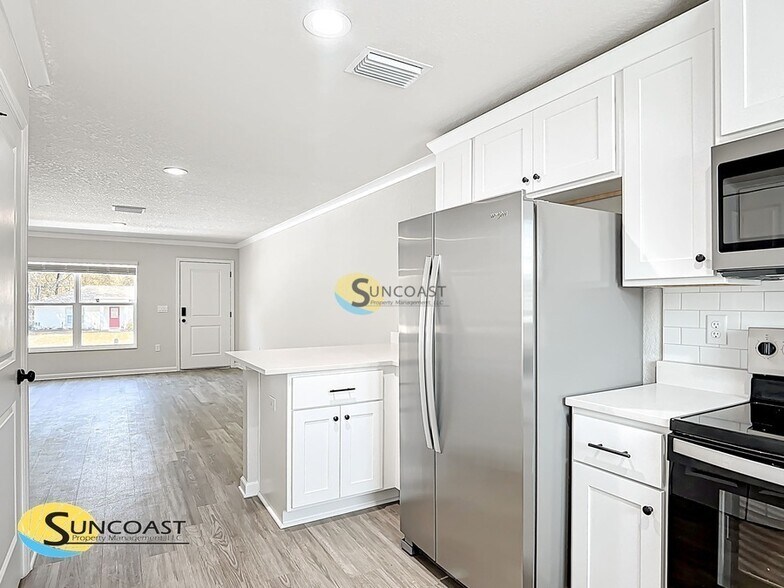 Building Photo - 698 W Virginis Dr