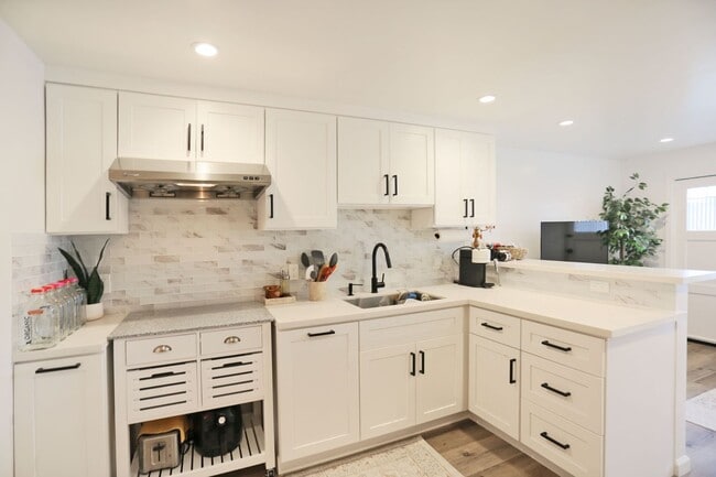 Building Photo - OPEN HOUSE: Wednesday (9/10) 6:30pm-7:00pm...