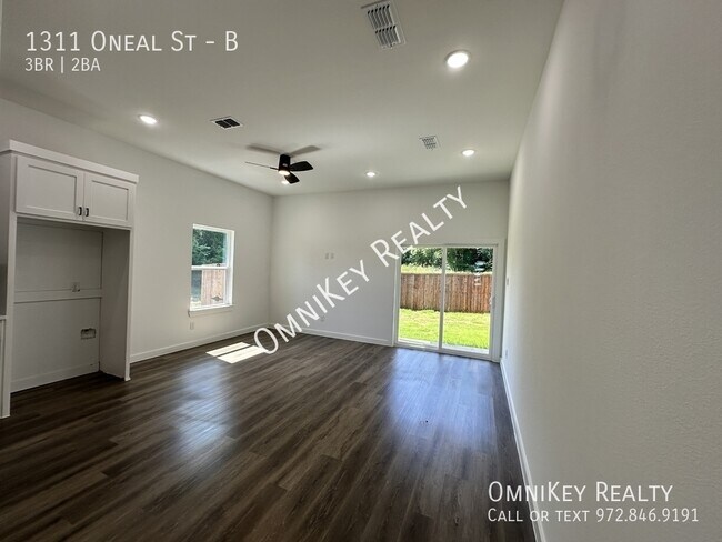 Building Photo - 1311 Oneal St