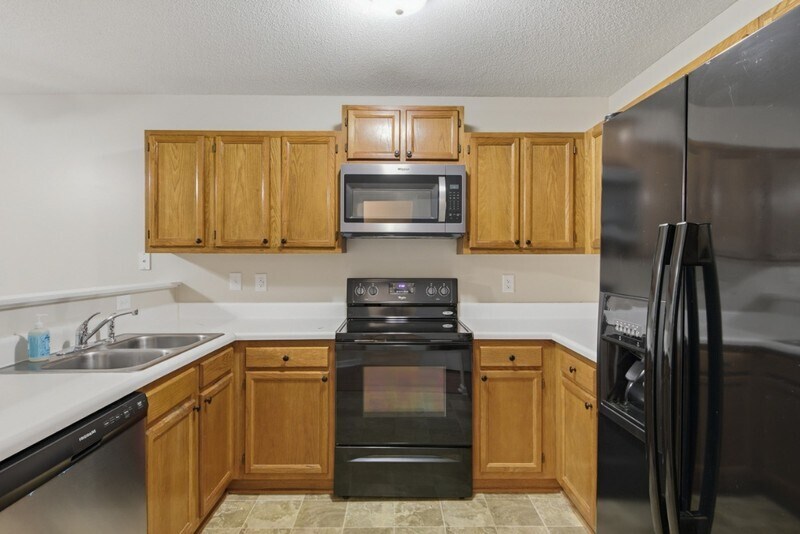 Building Photo - 10 Hartford Ct