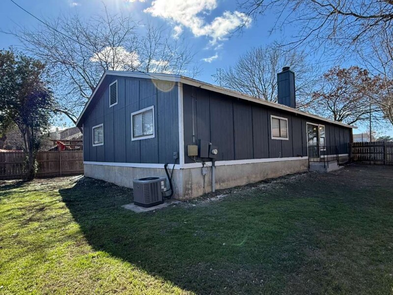 Building Photo - 4455 Sherwood Way