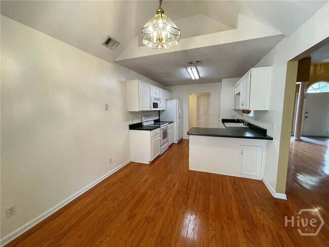 Building Photo - 102 Cormorant Way