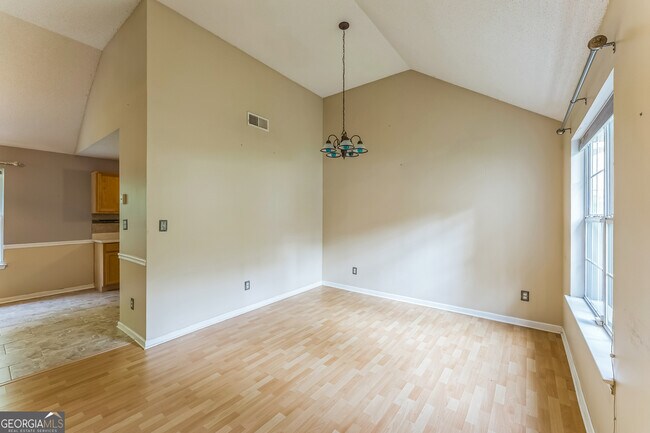 Building Photo - 2945 Highland Hill Pkwy