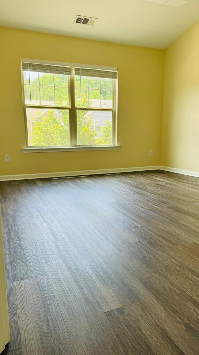 Building Photo - 1523 Brookmere Way