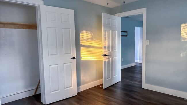 Building Photo - 713 N 23rd St