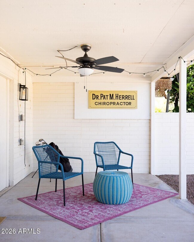 Building Photo - 3011 S Country Club Way