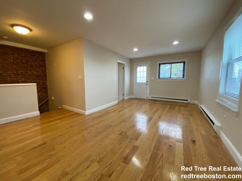 Primary Photo - 9 Boston St