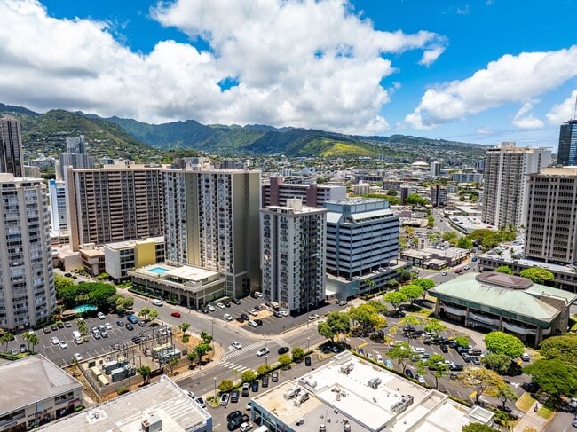 Building Photo - Coty Tower 703