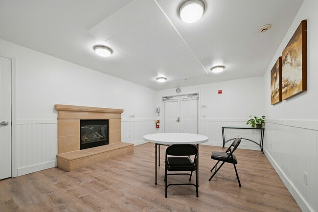 Building Photo - 2001 McAllister St