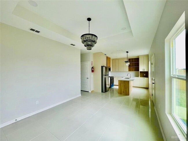 Building Photo - 23 Heron Ave