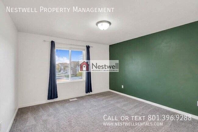 Building Photo - 1836 N Willet Dr