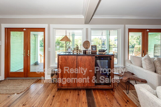 Building Photo - 834 Harbor Pl Dr