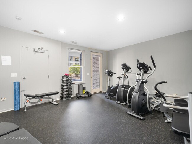 Building Photo - 520 N Halsted St