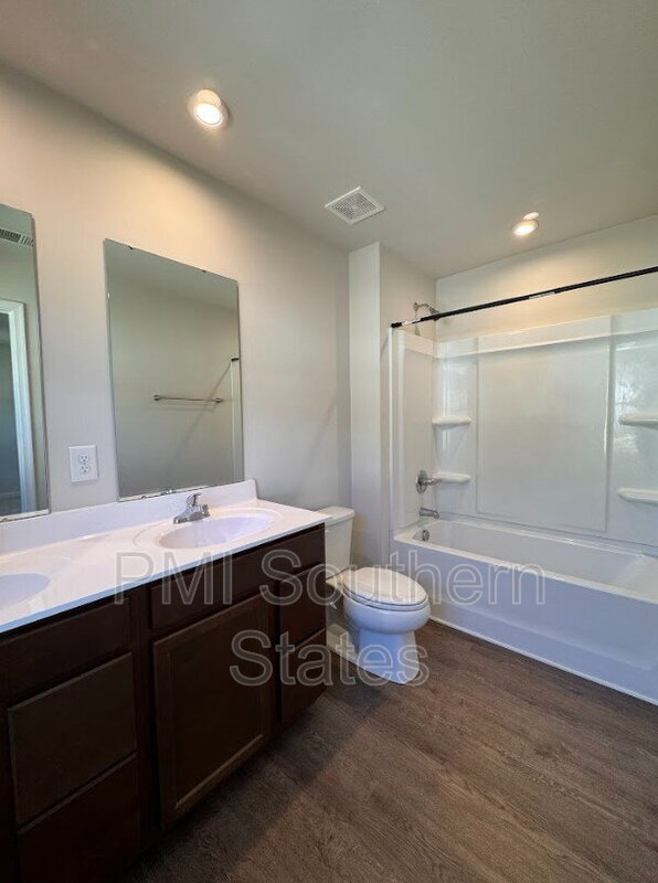 Building Photo - 926 Shakespeare Dr