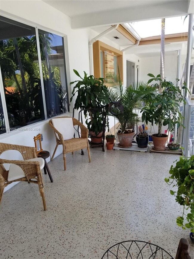 Building Photo - 7400 NE 6th Ct