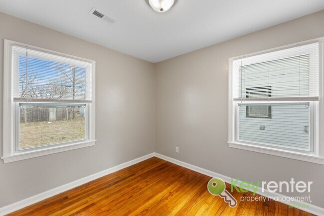 Building Photo - Well-Maintained 2-Bedroom Home – Near I-135