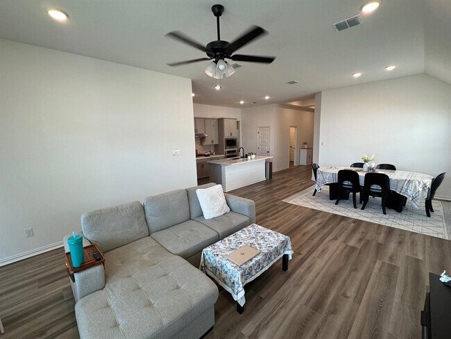 Building Photo - 201 Dove Tree Dr