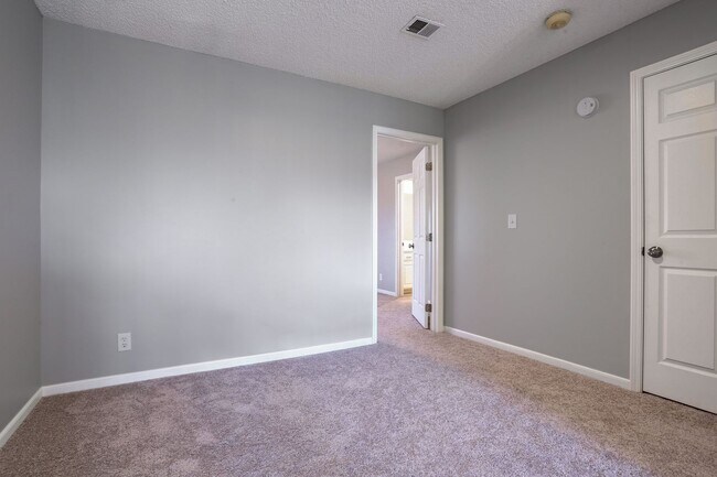 Building Photo - 10814 W 116th St