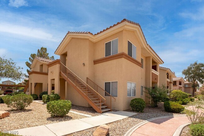 Primary Photo - 1050 E Cactus Ave