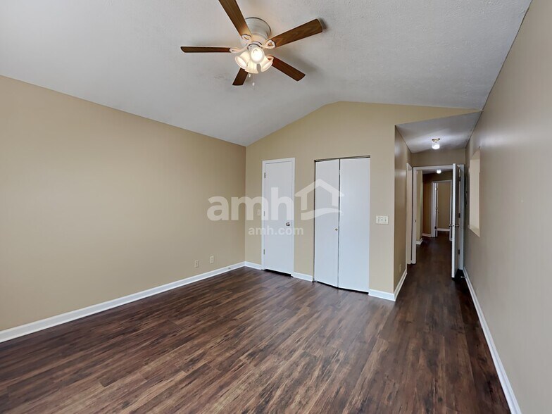 Building Photo - 2011 Lassiter Dr