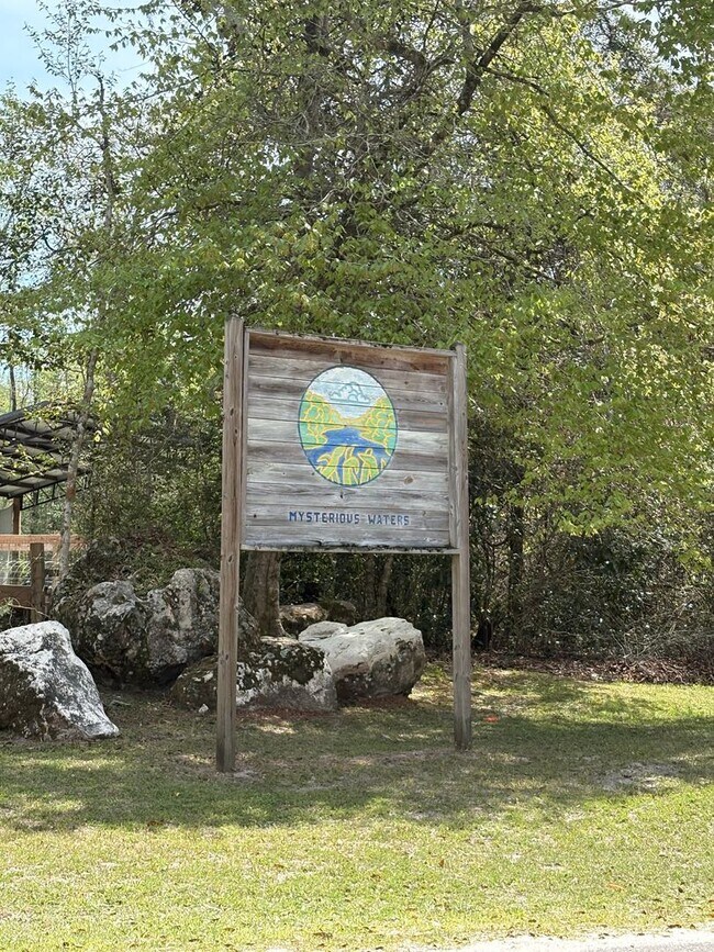 Building Photo - Cozy 2 Bedroom Retreat Available SOON!