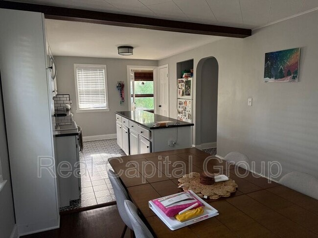 Building Photo - 226 Capen Blvd