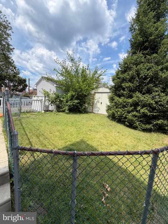 Building Photo - 9944 Ferndale St