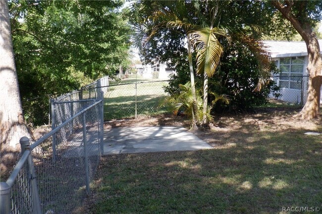 Building Photo - 7234 Cherry Laurel Dr