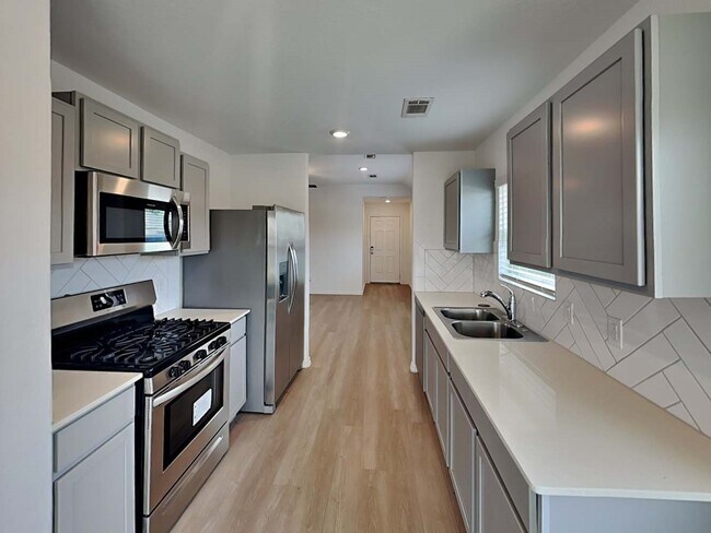 Building Photo - 22407 Sonora River Trce