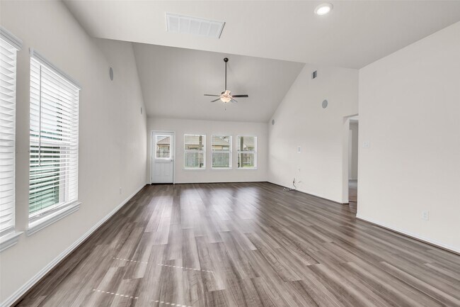 Building Photo - 28130 Aspen Horizon Dr