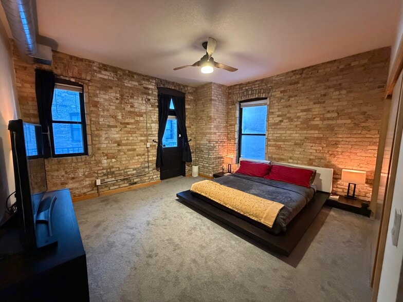 Building Photo - 523 S 9th St