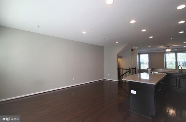 Building Photo - 228 Compass Dr
