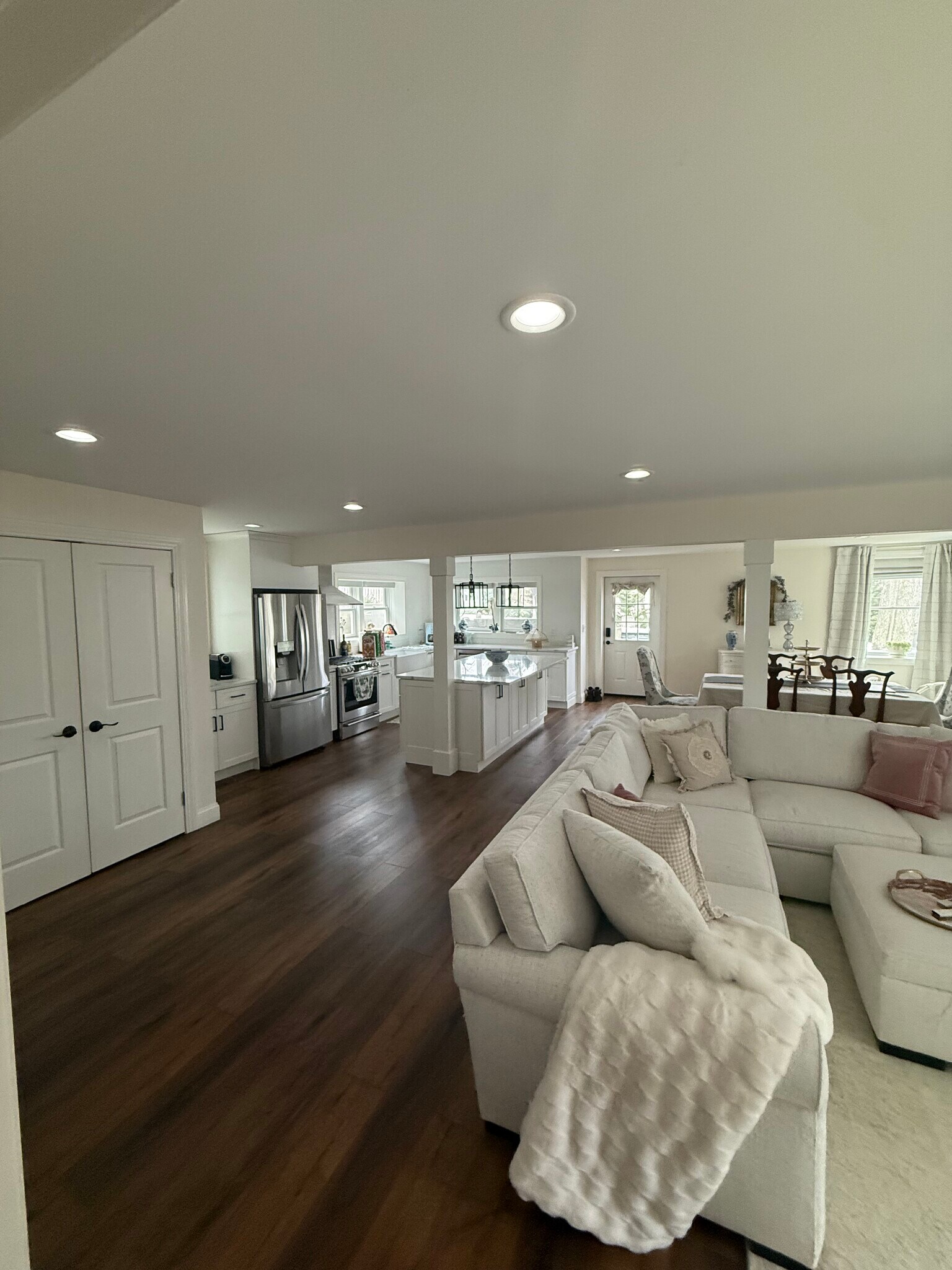 Building Photo - 5 Crescent Dr