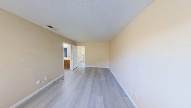 Building Photo - 37978 Spur Dr