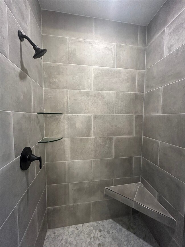 Building Photo - 2304 Salmon St