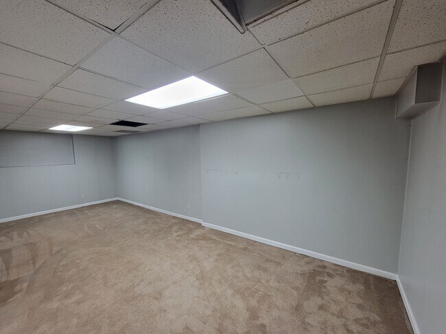 Building Photo - Charming Douglasville Home with Bonus Base...