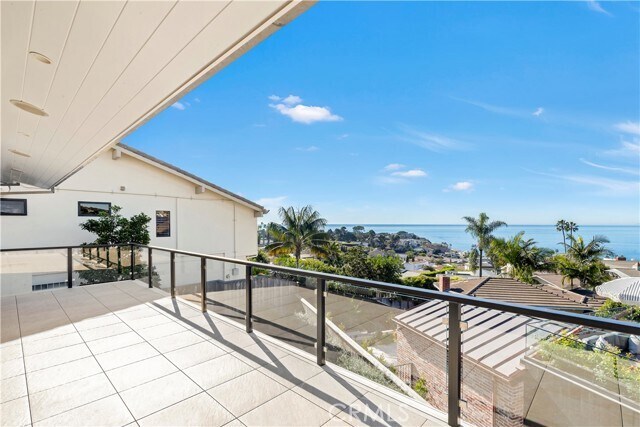 Building Photo - 420 Emerald Bay