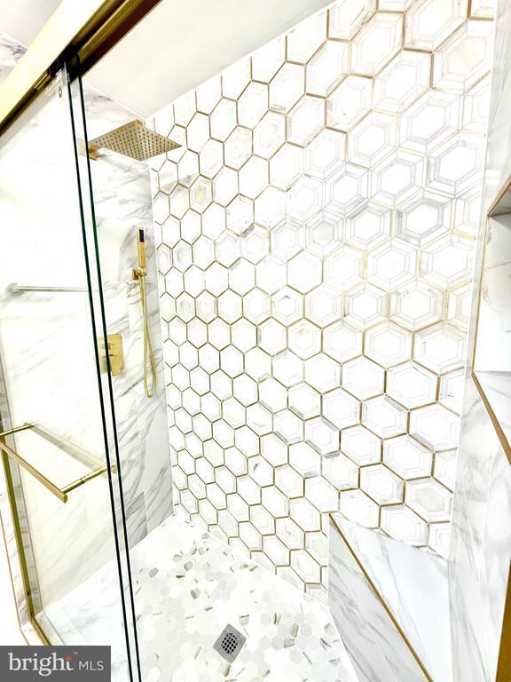 Building Photo - 2196 Golf Course Dr