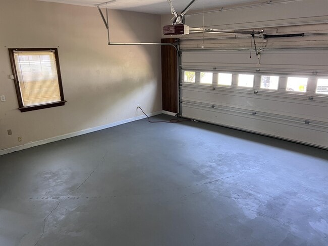 Building Photo - 1193 Red Mill Blvd