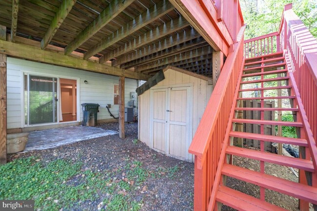 Building Photo - 5725 Walnut Wood Ln