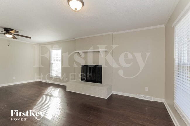 Building Photo - 10601 Parlor Rd