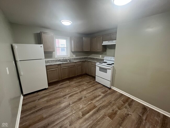 Building Photo - 210 Whitlock Ave
