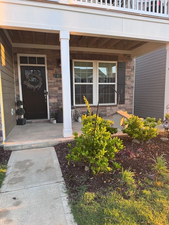 Building Photo - Spacious 4BR Single Family House with swim...