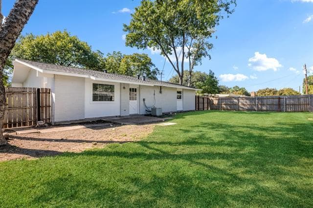 Building Photo - 912 Warfield Way