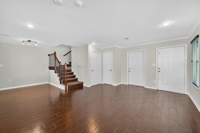 Building Photo - 6115 Shadow Isle Ln