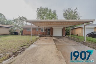 Building Photo - 809 Arnold Ave