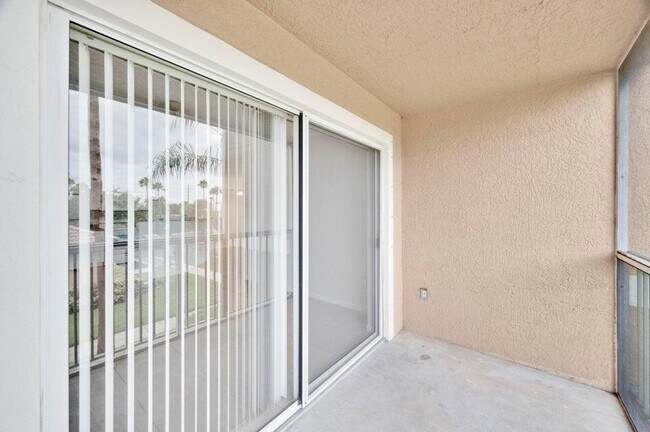 Building Photo - 3732 NW Adriatic Ln
