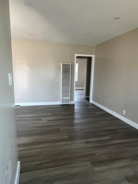 Living Room - 9332 S 6th Ave